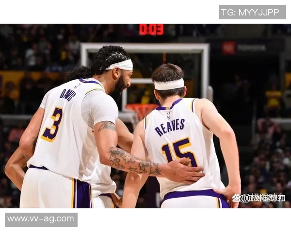 里夫斯分享与东詹并肩作战的感受与三位无私创造者的默契配合